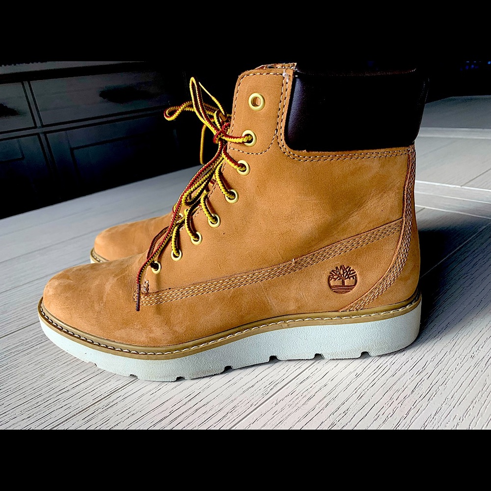 Timberlands waterproof women’s boots sz 10 Worn 1X!!Amazing deal!Mint condition